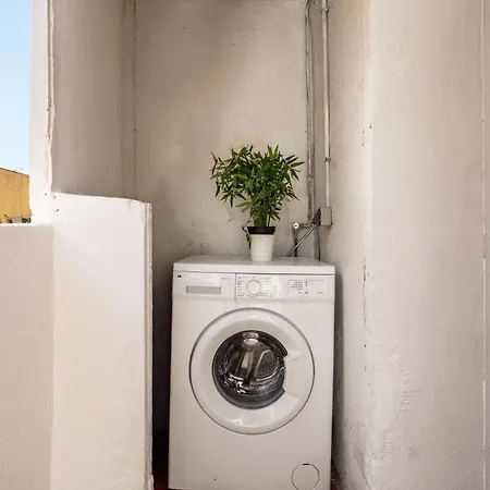 Renovated Charming Artistic